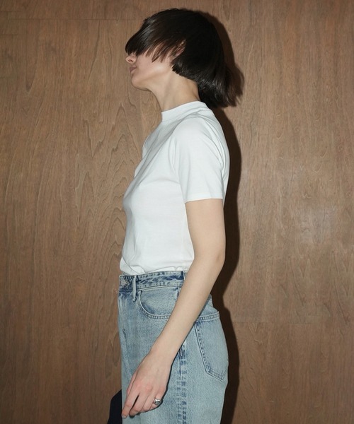CLANE（クラネ）の「MOCK NECK COMPACT TOPS（Tシャツ/カットソー・レディース・ブラック/ホワイト/アイボリー・1/2）」の4枚目の写真