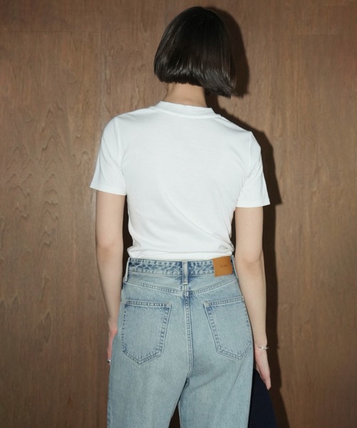 CLANE（クラネ）の「MOCK NECK COMPACT TOPS（Tシャツ/カットソー・レディース・ブラック/ホワイト/アイボリー・1/2）」の5枚目の写真