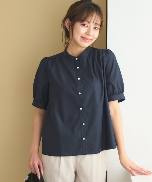 Feroux(フェルゥ)の「【洗える】バンドカラーパールボタン ブラウス(シャツ/ブラウス・レディース・ベージュ系1/スカイブルー系1/ネイビー系・F)」の9枚目の写真