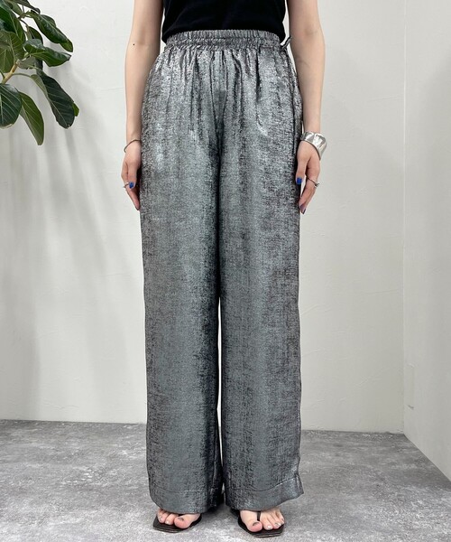 fredy emue（フレディエミュ）の「シャイニーイージーパンツ（その他パンツ・レディース・ブラック/ゴールド・38/36）」の14枚目の写真