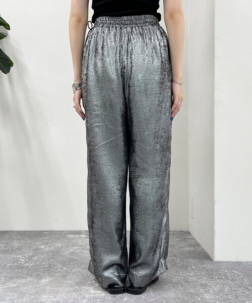 fredy emue（フレディエミュ）の「シャイニーイージーパンツ（その他パンツ・レディース・ブラック/ゴールド・38/36）」の7枚目の写真