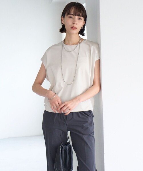 UNFILO(アンフィーロ)の「BEAUTY FORM フレンチスリーブTシャツ(Tシャツ/カットソー・レディース・ホワイト系/ブラウン系/グレー系/ベージュ系2/ブラック系・SMALL/MEDIUM/LARGE)」の22枚目の写真