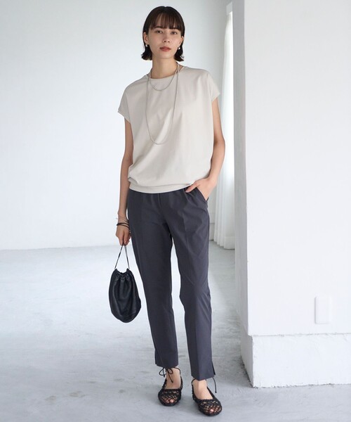 UNFILO(アンフィーロ)の「BEAUTY FORM フレンチスリーブTシャツ(Tシャツ/カットソー・レディース・ホワイト系/ブラウン系/グレー系/ベージュ系2/ブラック系・SMALL/MEDIUM/LARGE)」の21枚目の写真
