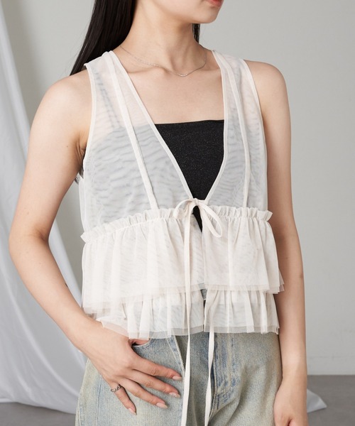 RAY CASSIN（レイカズン）の「チュールベスト（シャツ/ブラウス・レディース・カーキ/ブラック/アイボリー・FREE）」の3枚目の写真