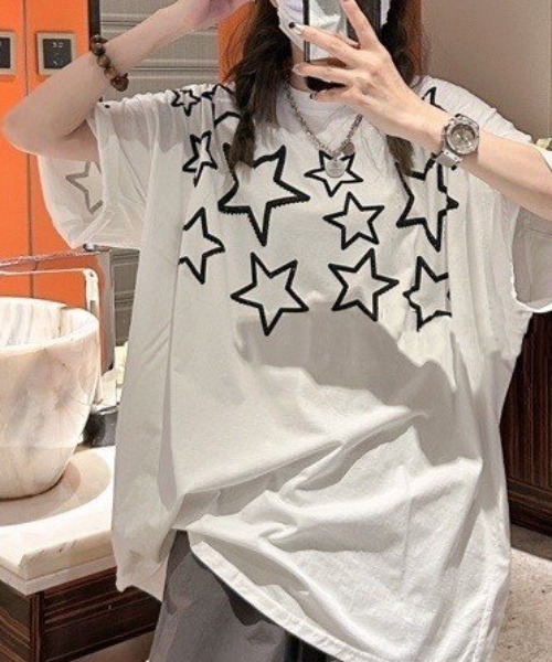 B.R.U(ブル)の「平成レトロ/ラインストーンTシャツ(Tシャツ/カットソー・レディース・ホワイト系その他/グレー系その他/ブラック系その他/ホワイト/ブラック/グレー/ブラック系その他2/ホワイト系その他2・FREE)」の1枚目の写真