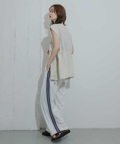 SENSE OF PLACE by URBAN RESEARCH(センスオブプレイスバイアーバンリサーチ)の「サイドラインワイドパンツ(その他パンツ・レディース・ネイビー/ホワイト/カーキ・ONE)」の4枚目の写真