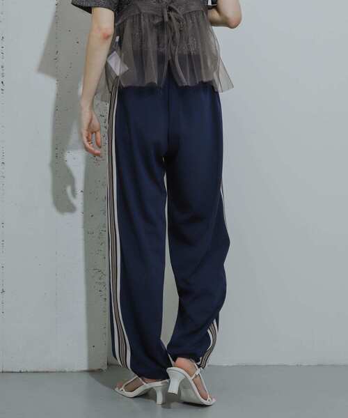 SENSE OF PLACE by URBAN RESEARCH(センスオブプレイスバイアーバンリサーチ)の「サイドラインワイドパンツ(その他パンツ・レディース・ネイビー/ホワイト/カーキ・ONE)」の17枚目の写真