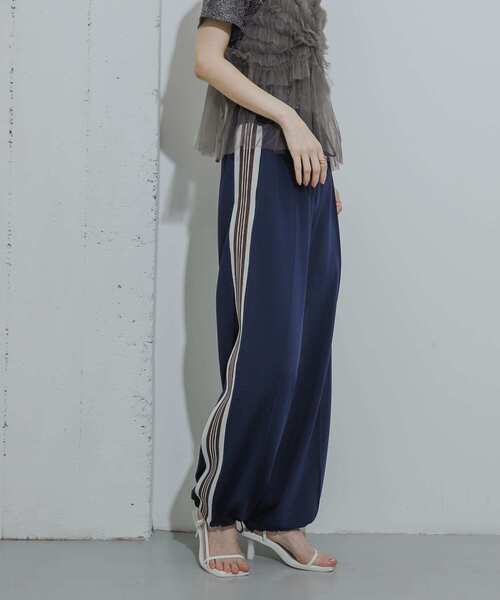 SENSE OF PLACE by URBAN RESEARCH(センスオブプレイスバイアーバンリサーチ)の「サイドラインワイドパンツ(その他パンツ・レディース・ネイビー/ホワイト/カーキ・ONE)」の19枚目の写真