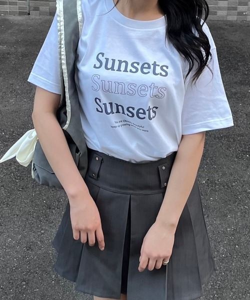 fiere(フィエール)の「デザインプリント半袖Tシャツ(Tシャツ/カットソー・レディース・ホワイト・M/L)」の2枚目の写真