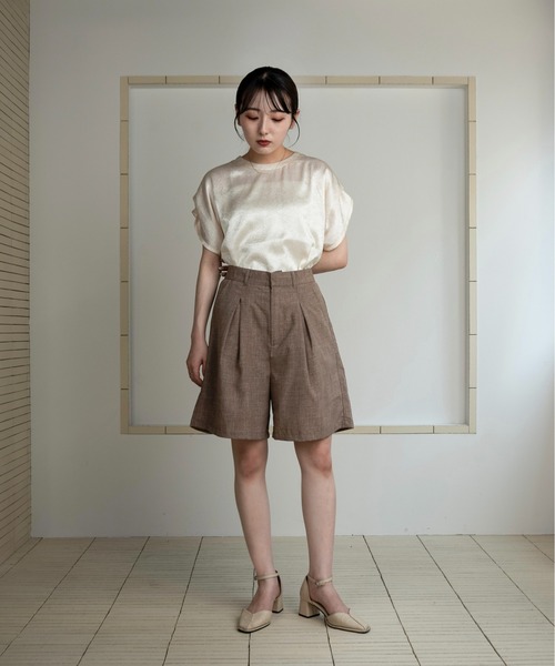 Amiur（エミレ）の「linen like half pants / リネンライクハーフパンツ（その他パンツ・レディース・ブラック/グレイッシュベージュ/ホワイト・FREE）」の5枚目の写真