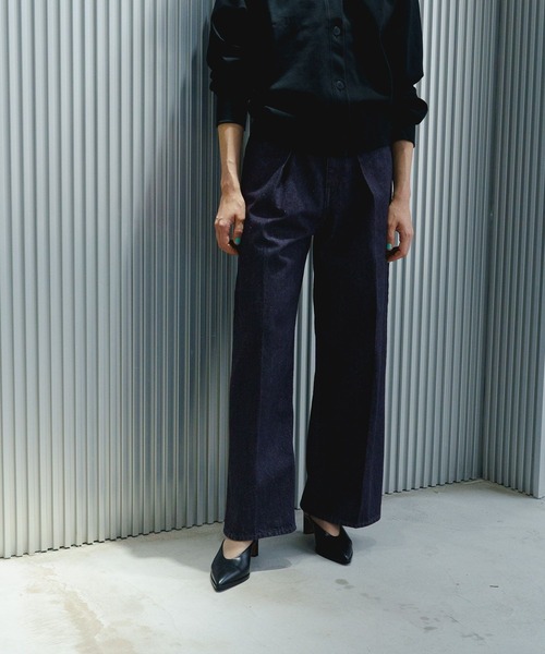 STERNBERG（スタンバーグ）の「デニムタックストレートパンツ（デニムパンツ・レディース・ネイビー/ブルー・MEDIUM/LARGE）」の16枚目の写真