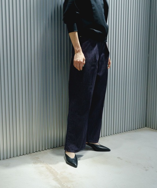 STERNBERG（スタンバーグ）の「デニムタックストレートパンツ（デニムパンツ・レディース・ネイビー/ブルー・MEDIUM/LARGE）」の18枚目の写真