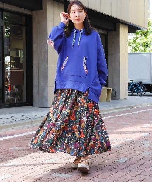 チチカカ（チチカカ）の「ポカフーディーパッチプルオーバー（パーカー・レディース・アイボリー/チャコールグレー/ブルー・FREE）」の6枚目の写真