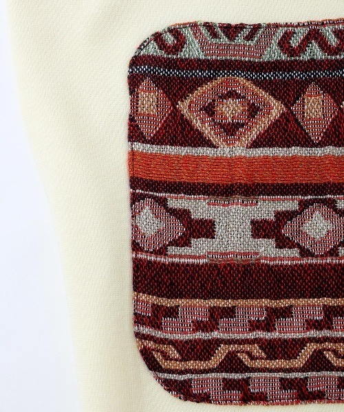 チチカカ（チチカカ）の「ポカフーディーパッチプルオーバー（パーカー・レディース・アイボリー/チャコールグレー/ブルー・FREE）」の18枚目の写真