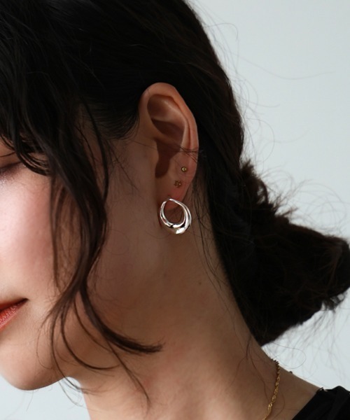 Bou Jeloud(ブージュルード)の「フェイスフープピアス(ピアス(両耳用)・レディース・ゴールド/シルバー・ONESIZE)」の6枚目の写真