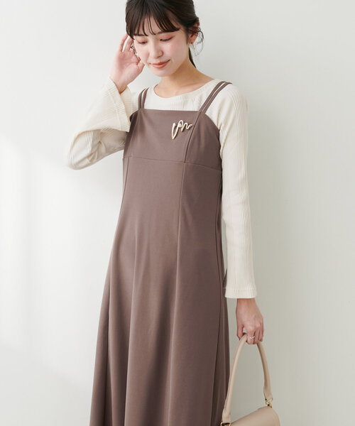 natural couture(ナチュラルクチュール)の「テレコオフショルカットTOPS(Tシャツ/カットソー・レディース・ボルドー/ブラウン/ブラック/アイボリー/グレイッシュベージュ・FREE)」の7枚目の写真