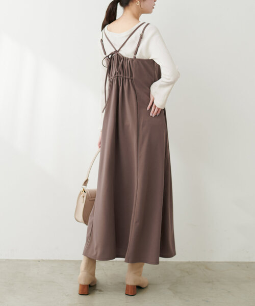 natural couture(ナチュラルクチュール)の「テレコオフショルカットTOPS(Tシャツ/カットソー・レディース・ボルドー/ブラウン/ブラック/アイボリー/グレイッシュベージュ・FREE)」の9枚目の写真