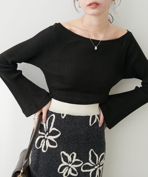 natural couture(ナチュラルクチュール)の「テレコオフショルカットTOPS(Tシャツ/カットソー・レディース・ボルドー/ブラウン/ブラック/アイボリー/グレイッシュベージュ・FREE)」の11枚目の写真