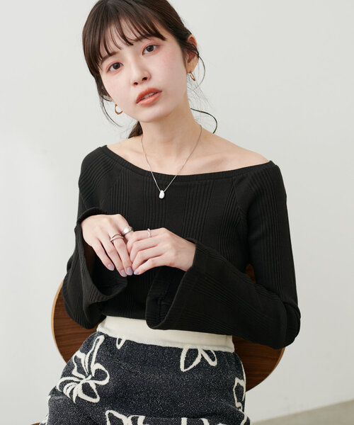 natural couture(ナチュラルクチュール)の「テレコオフショルカットTOPS(Tシャツ/カットソー・レディース・ボルドー/ブラウン/ブラック/アイボリー/グレイッシュベージュ・FREE)」の13枚目の写真