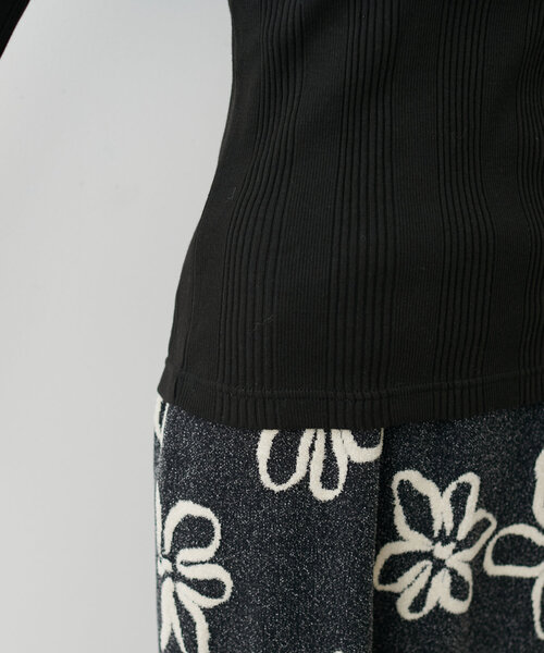 natural couture(ナチュラルクチュール)の「テレコオフショルカットTOPS(Tシャツ/カットソー・レディース・ボルドー/ブラウン/ブラック/アイボリー/グレイッシュベージュ・FREE)」の20枚目の写真