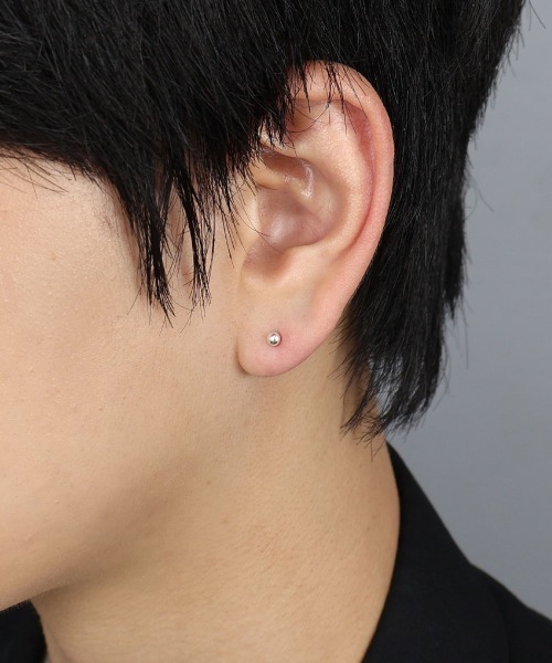 4INT.(フォイント)の「メタルボール スタッドピアス / silver925 (金属アレルギー対応)(ピアス(両耳用)・メンズ・シルバー・3/4/5)」の5枚目の写真