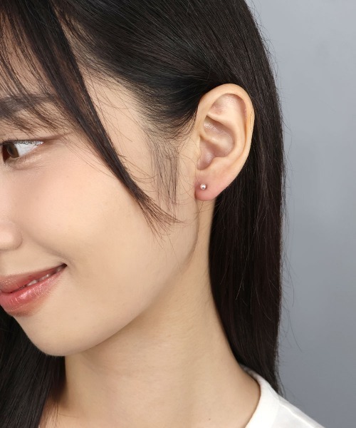 4INT.(フォイント)の「メタルボール スタッドピアス / silver925 (金属アレルギー対応)(ピアス(両耳用)・メンズ・シルバー・3/4/5)」の6枚目の写真