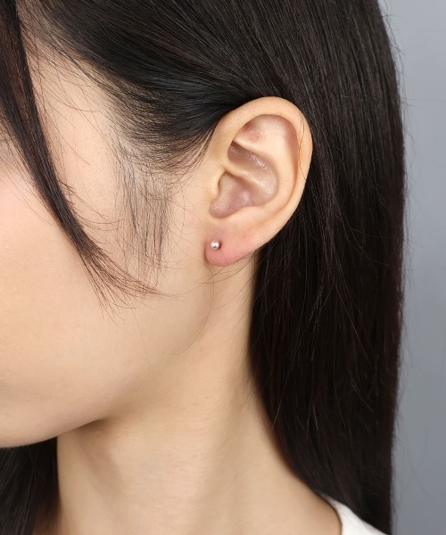 4INT.(フォイント)の「メタルボール スタッドピアス / silver925 (金属アレルギー対応)(ピアス(両耳用)・メンズ・シルバー・3/4/5)」の7枚目の写真