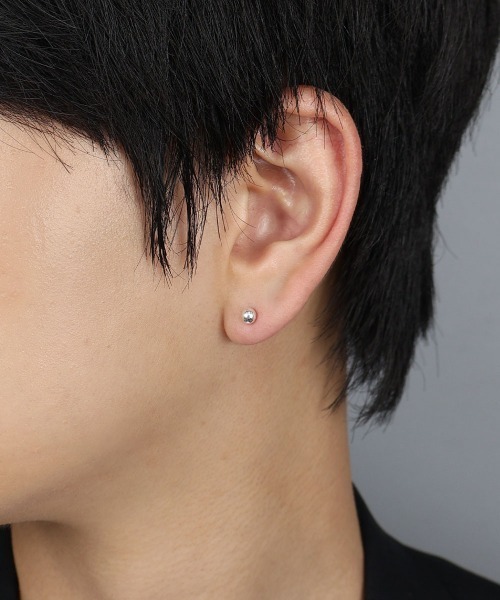 4INT.(フォイント)の「メタルボール スタッドピアス / silver925 (金属アレルギー対応)(ピアス(両耳用)・メンズ・シルバー・3/4/5)」の12枚目の写真