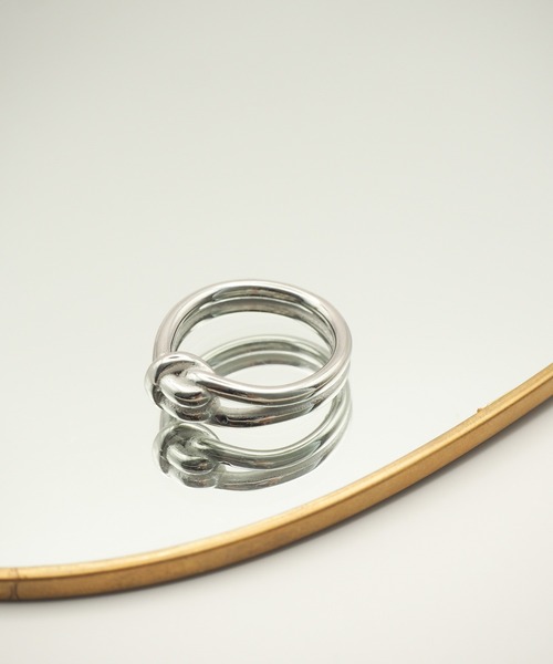ciite' surgical stainless(シーテサージカルステンレス)の「【 金属アレルギー対応 】 ノットデザインリング サージカルステンレス (リング・レディース・シルバー/ゴールド・11号/13号)」の6枚目の写真