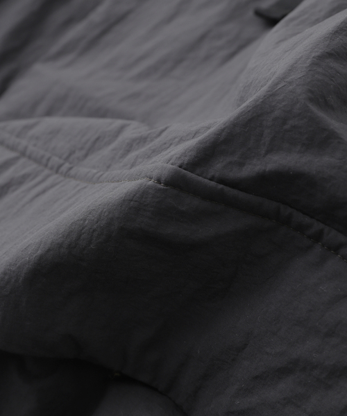 JOURNAL STANDARD（ジャーナルスタンダード）の「Gurank / グランク padded mountain parka（マウンテンパーカー・メンズ・ブラック・LARGE/MEDIUM）」の6枚目の写真