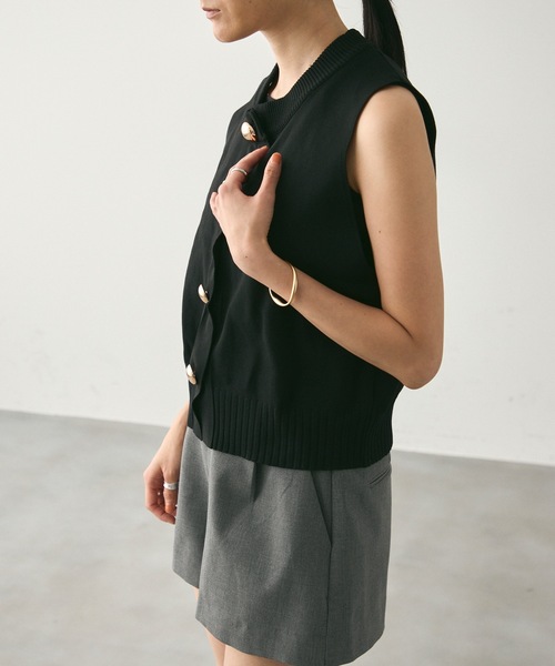 Lutim by u（ルチバイユー）の「Gold Big Button Vest / ゴールドビックボタンベスト（ベスト・レディース・ベージュ/ブラック・FREE）」の17枚目の写真