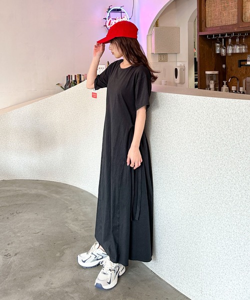 PILIT(ピリット)の「【サイズ展開あり】サイドリボンフレアワンピース(ワンピース・レディース・ブラック/ブルー/ブラウン・SMALL/MEDIUM)」の6枚目の写真