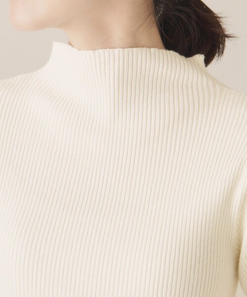 ITS'DEMO（イッツデモ）の「【手洗い可】チュールペプラムニット（ニット/セーター・レディース・ライトベージュ/ブラック/オフホワイト・00）」の19枚目の写真