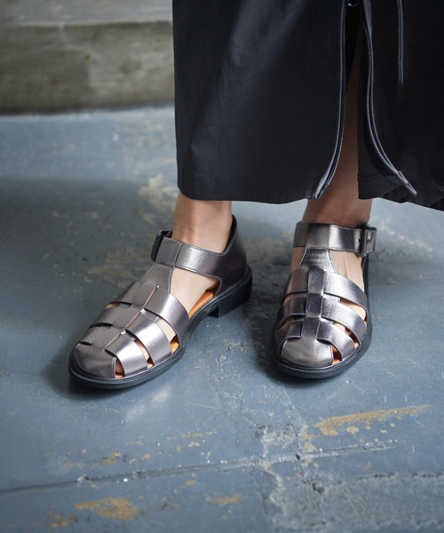 ROSE BUD（ローズバッド）の「グルカシューズ（その他シューズ・レディース・ゴールド/シルバー/ブラック・36/37/38）」の3枚目の写真