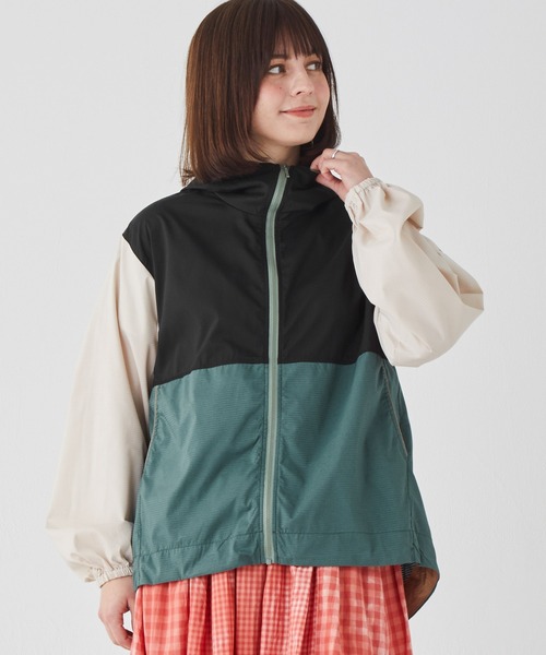 KRIFF MAYER Lady's Collection(クリフメイヤーレディースコレクション)の「【撥水防汚/UVカット/ストレッチ】さらさらエアーフードJK(ナイロンジャケット・レディース・その他5/レンガ/ブラック/ナチュラル/ベージュ/カラフル/グリーン・LARGE/MEDIUM)」の6枚目の写真