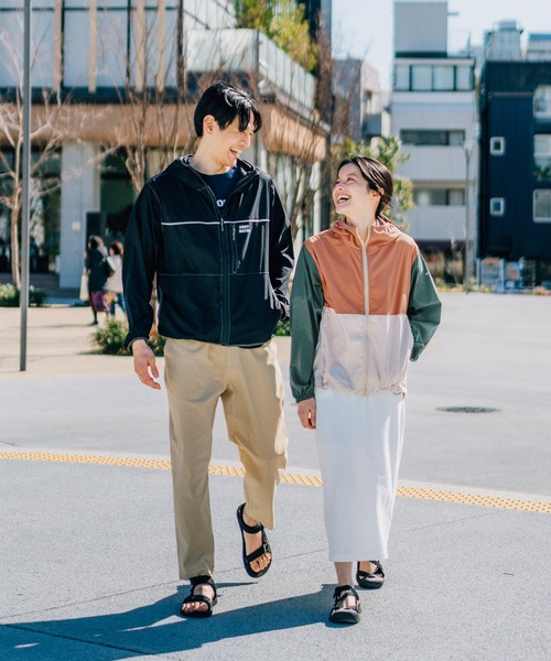 KRIFF MAYER Lady's Collection(クリフメイヤーレディースコレクション)の「【撥水防汚/UVカット/ストレッチ】さらさらエアーフードJK(ナイロンジャケット・レディース・その他5/レンガ/ブラック/ナチュラル/ベージュ/カラフル/グリーン・LARGE/MEDIUM)」の13枚目の写真