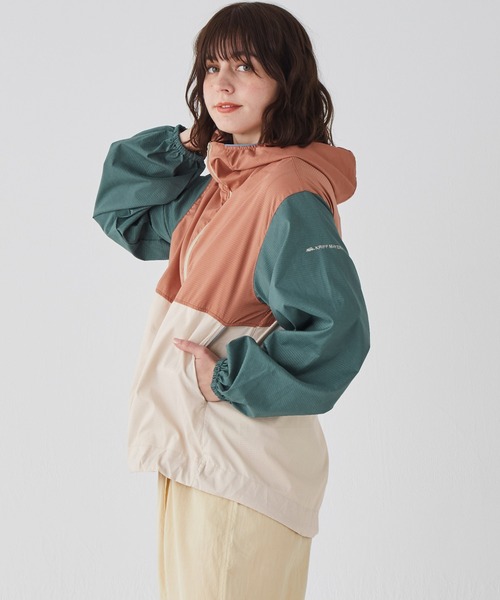 KRIFF MAYER Lady's Collection(クリフメイヤーレディースコレクション)の「【撥水防汚/UVカット/ストレッチ】さらさらエアーフードJK(ナイロンジャケット・レディース・その他5/レンガ/ブラック/ナチュラル/ベージュ/カラフル/グリーン・LARGE/MEDIUM)」の14枚目の写真