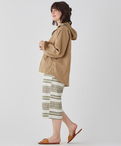 KRIFF MAYER Lady's Collection(クリフメイヤーレディースコレクション)の「【撥水防汚/UVカット/ストレッチ】さらさらエアーフードJK(ナイロンジャケット・レディース・その他5/レンガ/ブラック/ナチュラル/ベージュ/カラフル/グリーン・LARGE/MEDIUM)」の19枚目の写真