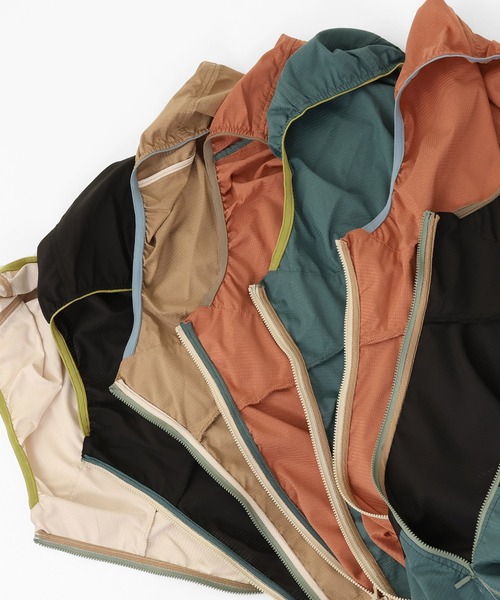 KRIFF MAYER Lady's Collection(クリフメイヤーレディースコレクション)の「【撥水防汚/UVカット/ストレッチ】さらさらエアーフードJK(ナイロンジャケット・レディース・その他5/レンガ/ブラック/ナチュラル/ベージュ/カラフル/グリーン・LARGE/MEDIUM)」の11枚目の写真