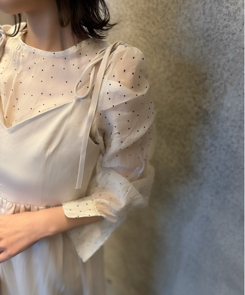 Mejoul（メジュール）の「ドット柄シアーブラウス フェイクレイヤード
