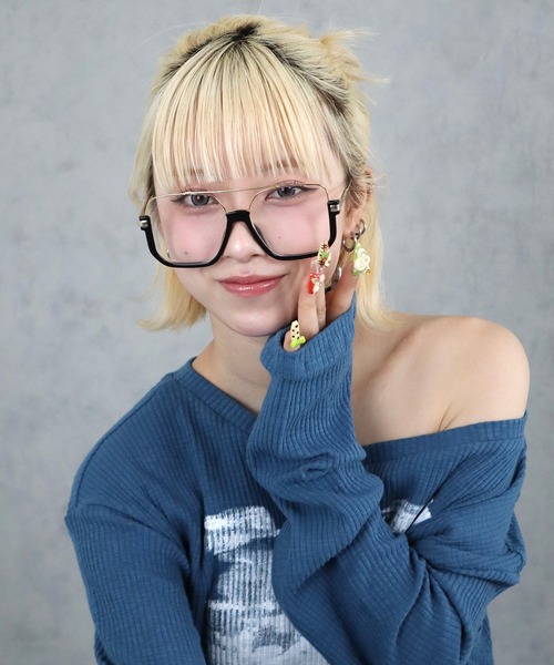BARELY BLUE(ベアリーブルー)の「【 BARELY BLUE / ベアリーブルー 】 ティアドロップ メガネ(メガネ・レディース・ブラック/クリア・FREE)」の5枚目の写真