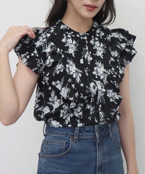 libelle more（リベル モア）の「花柄プリント合繊フリルブラウス（シャツ/ブラウス・レディース・ブラック/オフホワイト/ライトイエロー・M/L）」の2枚目の写真