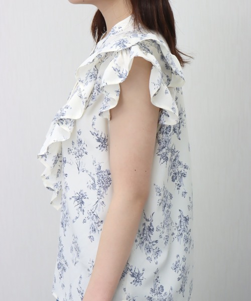 libelle more（リベル モア）の「花柄プリント合繊フリルブラウス（シャツ/ブラウス・レディース・ブラック/オフホワイト/ライトイエロー・M/L）」の13枚目の写真