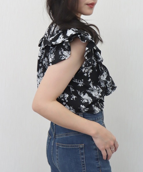 libelle more（リベル モア）の「花柄プリント合繊フリルブラウス（シャツ/ブラウス・レディース・ブラック/オフホワイト/ライトイエロー・M/L）」の21枚目の写真