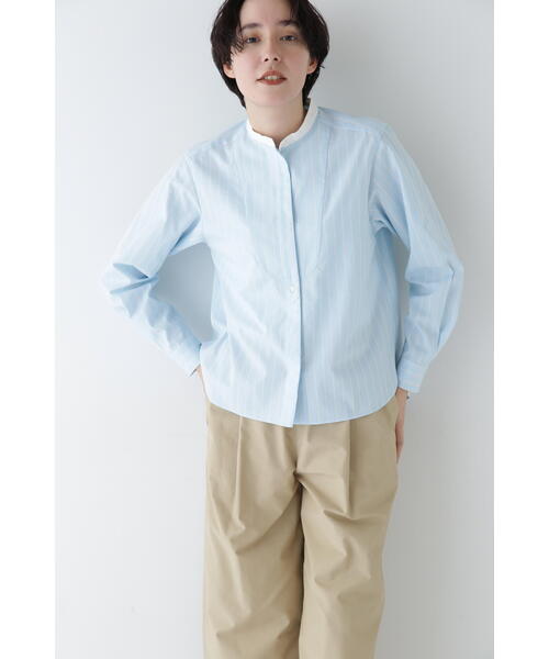 human woman（ヒューマンウーマン）の「◆Ｃドビーストライプクレリックシャツ（シャツ/ブラウス・レディース・ホワイト系その他3/ベージュ系その他3/ブルー系その他3・MEDIUM/SMALL）」の5枚目の写真