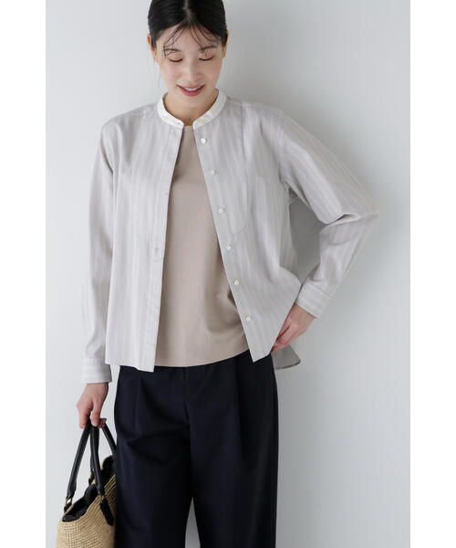 human woman（ヒューマンウーマン）の「◆Ｃドビーストライプクレリックシャツ（シャツ/ブラウス・レディース・ホワイト系その他3/ベージュ系その他3/ブルー系その他3・MEDIUM/SMALL）」の6枚目の写真