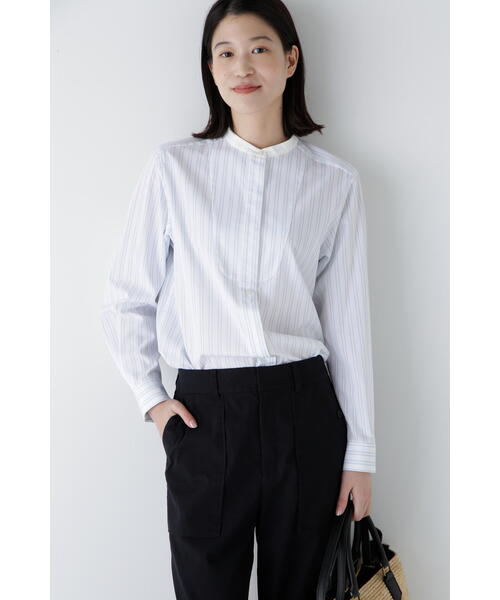 human woman（ヒューマンウーマン）の「◆Ｃドビーストライプクレリックシャツ（シャツ/ブラウス・レディース・ホワイト系その他3/ベージュ系その他3/ブルー系その他3・MEDIUM/SMALL）」の4枚目の写真