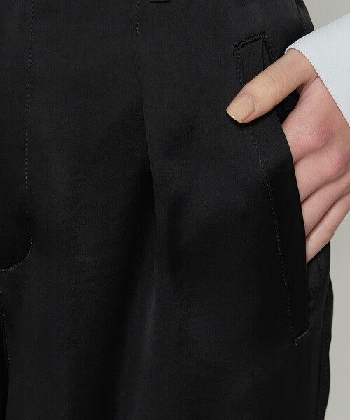 K.T KIYOKO TAKASE（キヨコタカセ）の「トリアセテート／ポリエステルサテン カーゴパンツ（その他パンツ・レディース・チャコール/ブラック・7号/9号/11号）」の14枚目の写真