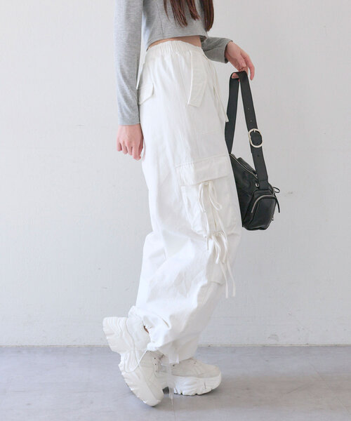 OLIVE des OLIVE（オリーブデオリーブ）の「デニムカーゴパンツ（その他パンツ・レディース・ピンク/ブラウン/オフホワイト/ブラック系その他・FREE）」の17枚目の写真