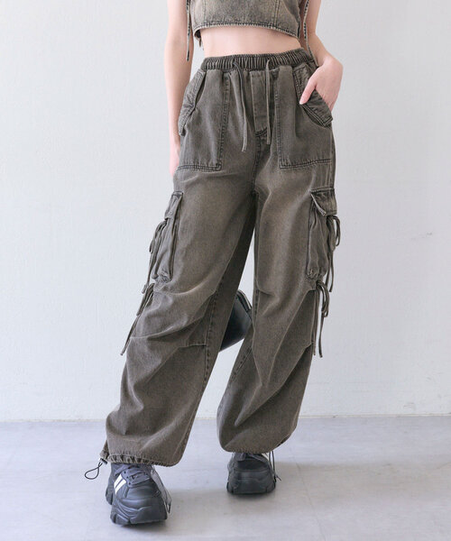 OLIVE des OLIVE（オリーブデオリーブ）の「デニムカーゴパンツ（その他パンツ・レディース・ピンク/ブラウン/オフホワイト/ブラック系その他・FREE）」の3枚目の写真
